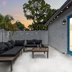 Mediterranean Beach House Next To Everything! Villa Tampa